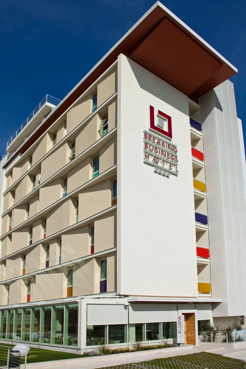 Breaking Hotel — dettaglio 1